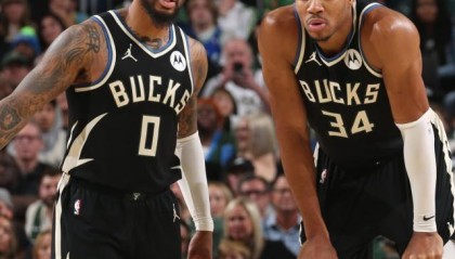 开云体育在线-查出血栓一个月后火线复出 利拉德气喘吁吁难救主