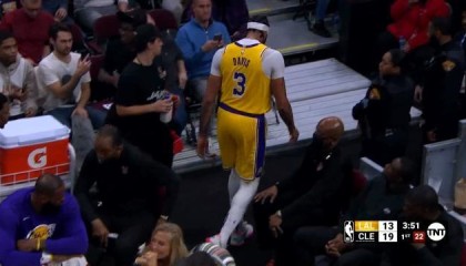 开云体育在线-三连胜戛然而止！浓眉高烧病退令湖人攻防降级